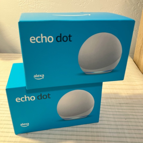 Amazon Alexa Other - 2 Echo dots, 4th generation